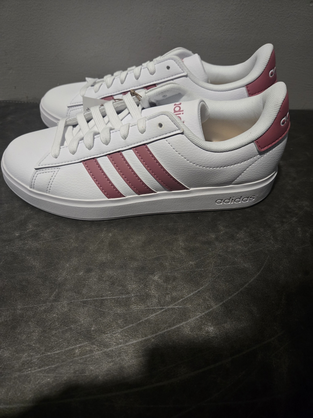 Adidas Womens Grand Court Size 7 NWT